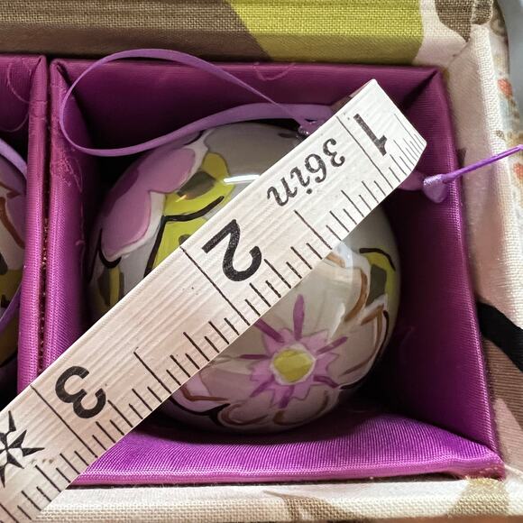 Lot of 3 Vera Bradley hand painted floral glass Christmas tree ornaments retired - Picture 7 of 9